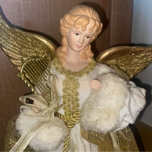 Angel Christmas tree 🌲 topper. Gold 16 inches - Picture 1 of 4
